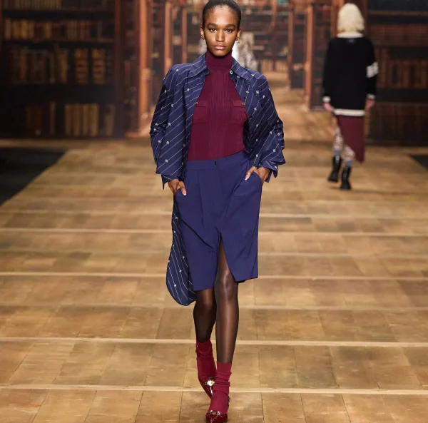 Elisabetta Franchi Camicie E Bluse^Camicia in popeline stampato con fondo asimmetrico Navy/Crema