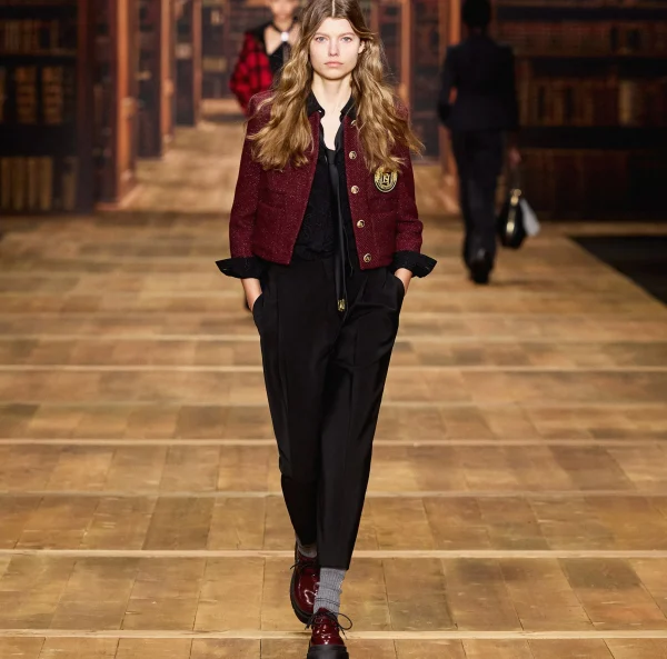 Elisabetta Franchi Giacche & Trench^Giacca cropped in tweed laminato con tasche RougeNoir